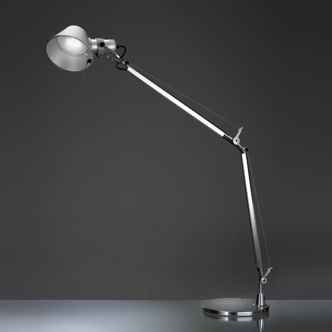 Artemide Tolomeo LED biurkowa — widok 1