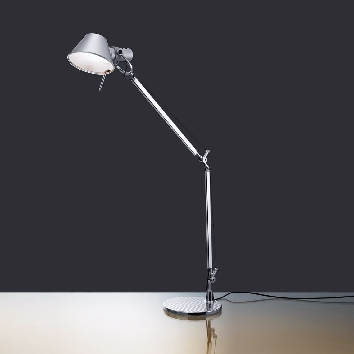 Artemide Tolomeo LED biurkowa — widok 2