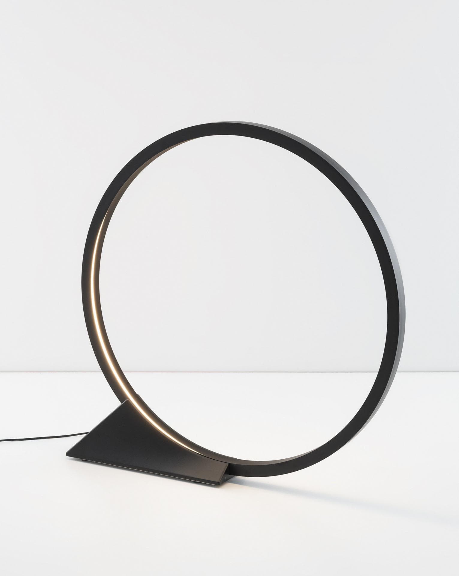 Artemide Lampa stojąca "O" IP67 zewnętrzna, OUTDOOR (Ø 90 cm)