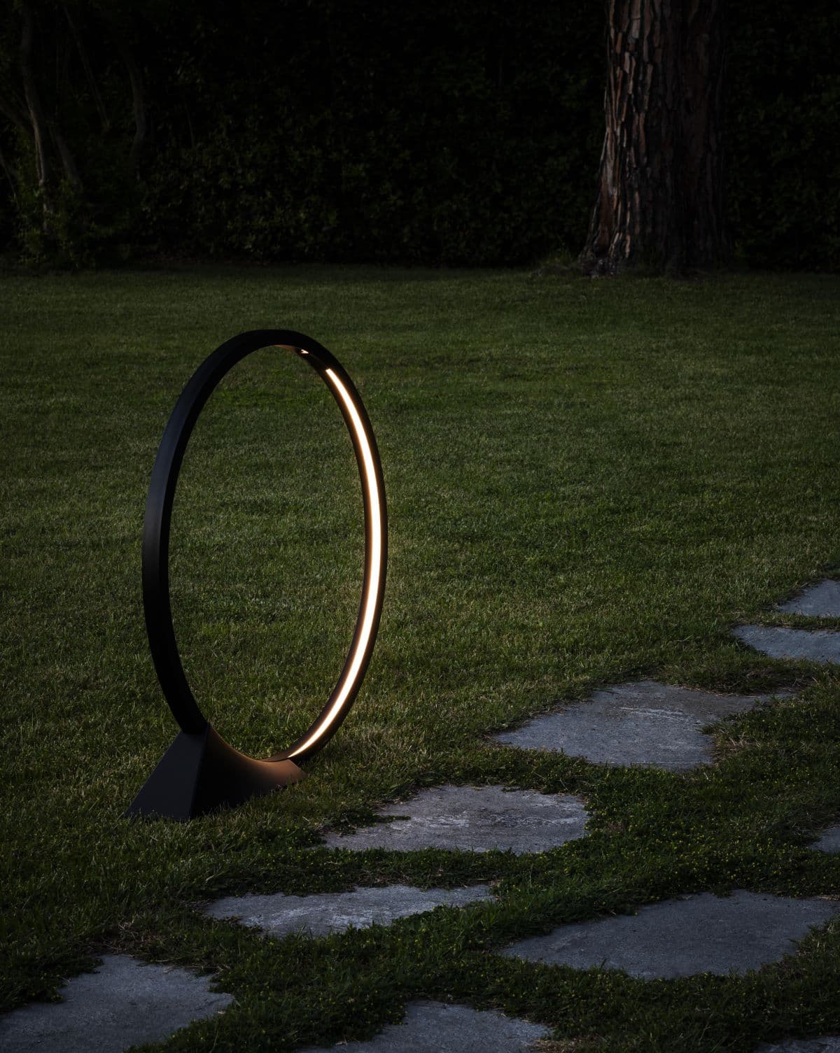 Artemide Lampa stojąca "O" IP67 zewnętrzna, OUTDOOR (Ø 90 cm) — widok 3
