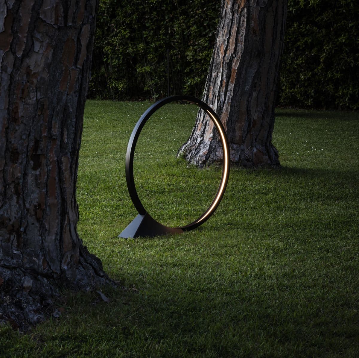 Artemide Lampa stojąca "O" IP67 zewnętrzna, OUTDOOR (Ø 90 cm) — widok 4